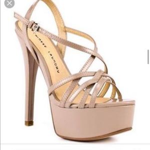 Chinese laundry tippy top